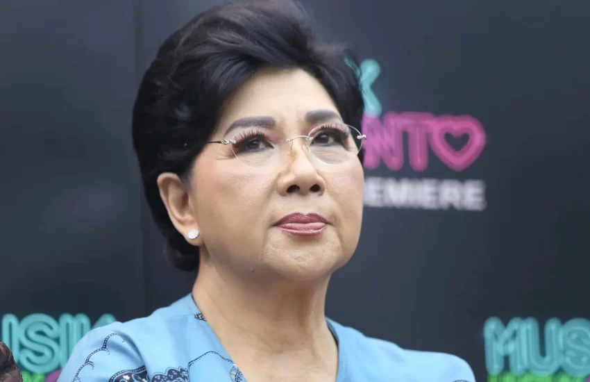 Titiek Puspa Penyanyi Suara Emas di Era Musik Indonesia