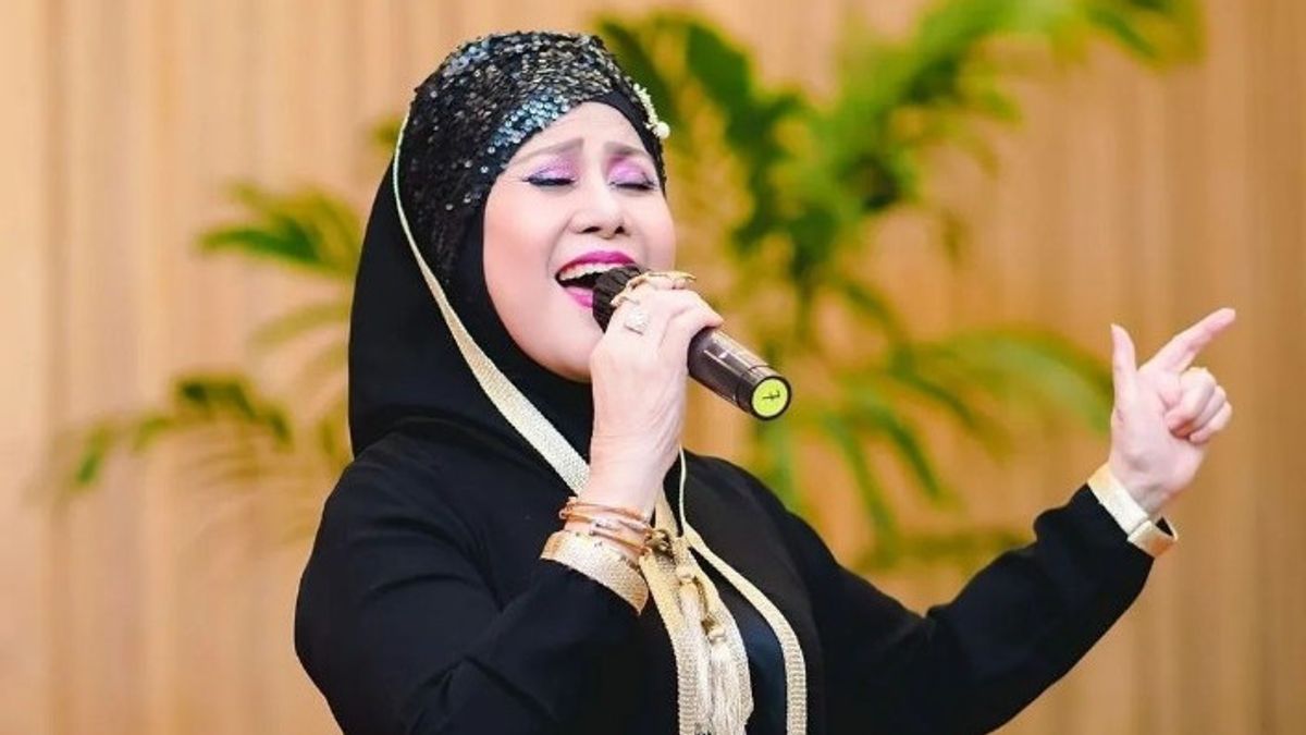  Elvy Sukaesih Biografi dan Kontribusinya di Dangdut