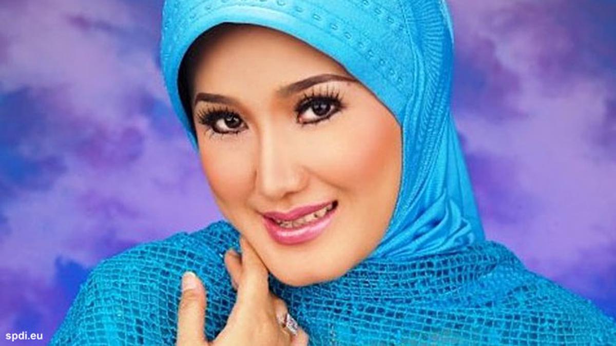 Evie Tamala: Ikon Dangdut yang Menggugah Jiwa